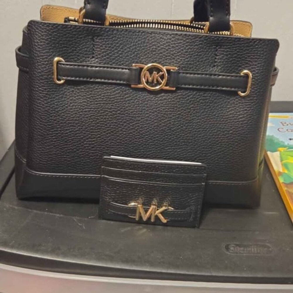 New Michael Kors Purse and wallet
